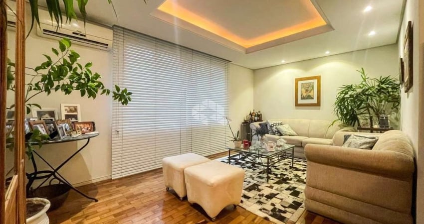 Apartamento com 3 dormitórios, sendo 1 suíte no bairro Rio Branco em Porto Alegre
