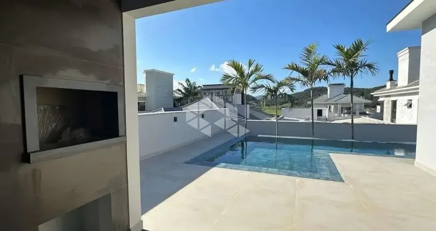 Casa com 3 quartos/dormitórios no bairro Pedra Branca, em Palhoça- SC