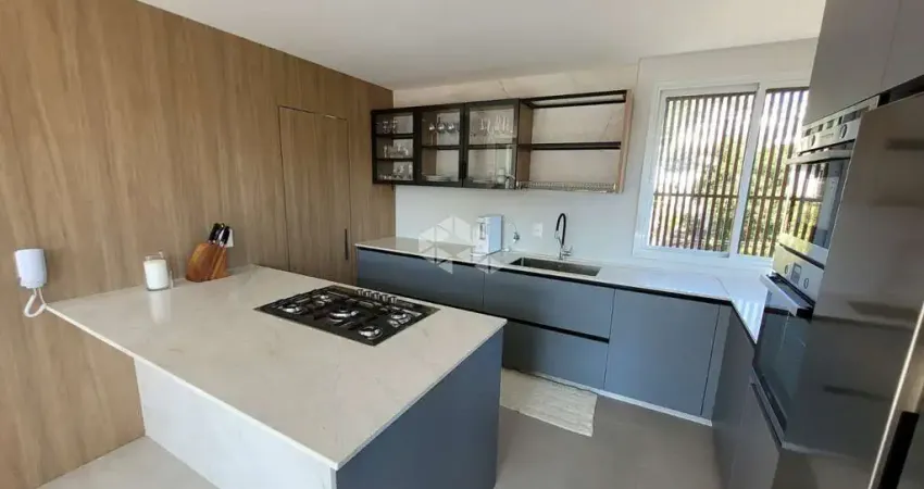Apartamento Duplex  com duas suítes Semimobiliado à Venda no Bairro João Paulo, Florianópolis