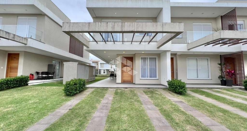Casa Sobrado Condomínio 03 quartos/dormitórios, 1 suíte, 2 vagas, Infra, Capão da Canoa/RS