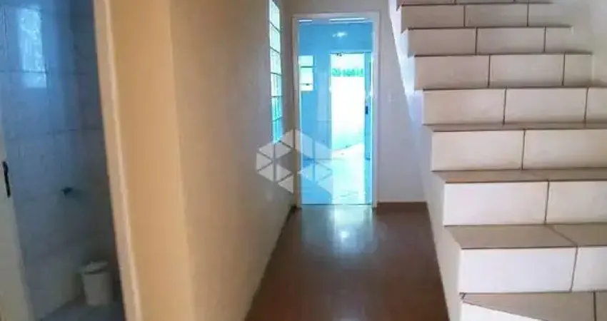 Sobrado entrada individual com 2 dormitórios com 1 vaga coberta no bairro são josé em caxias do sul