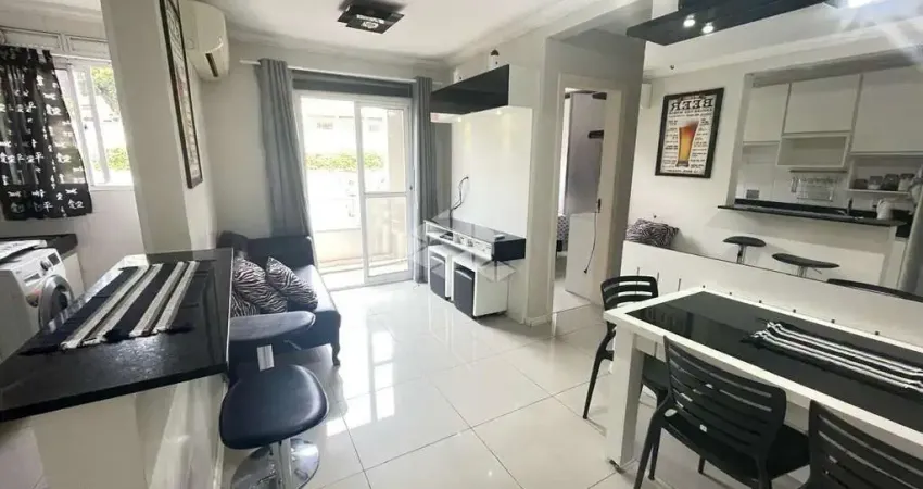 Apartamento com 2 quartos, mobiliado com vaga no Teresópolis