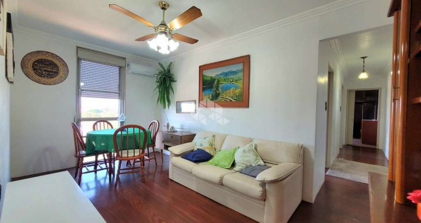 Apartamento 3 Dormitórios de 72m² no bairro Humaitá