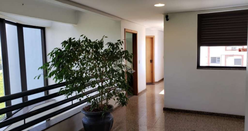 Ampla Sala Comercial na Washington Luiz, 500 andar alto de frente, medindo 41,85m2