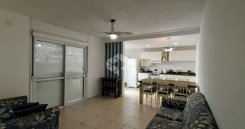 Apartamento 03 dormitórios mobiliado, 01 box na cidade de Capão da Canoa