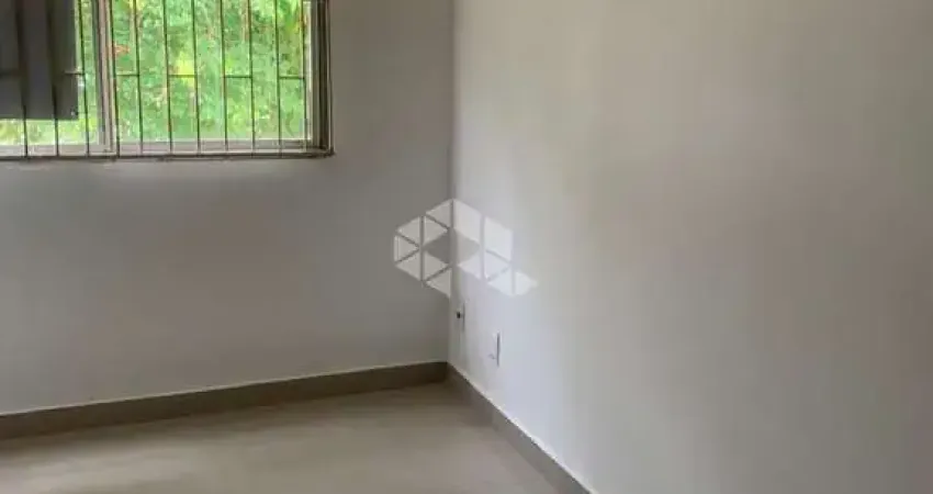 Apartamento de 2 dormitórios descoupado no Bairro Alto Teresópolis em Porto Alegre/RS