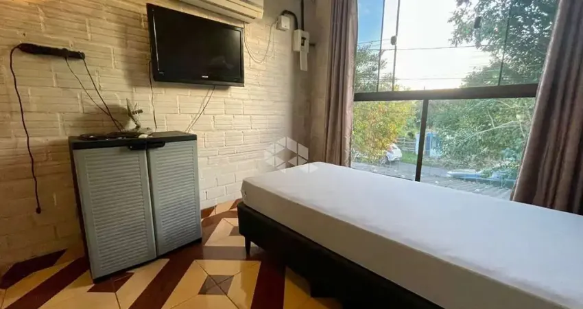 Casa com 2 dormitórios no bairro Niterói, Canoas
