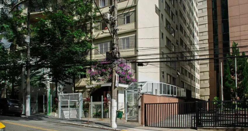 Apartamento reformado à venda na Alameda Jaú - Jardim Paulista com 3 dormitórios (1 suíte)