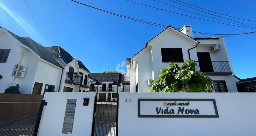 Casa duplex com 3 dormitórios  localizada no Bairro Independência!