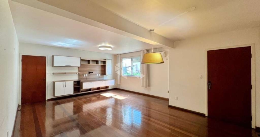 Excelente Apartamento de 2 Dormitórios + Dependência transformada em Suíte no Bairro Fátima!