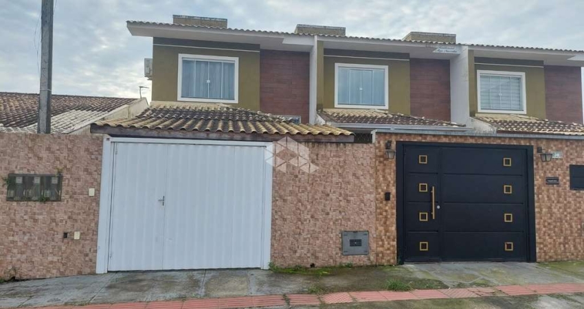 Sobrado 2 dormitórios no Bela Vista Palhoça