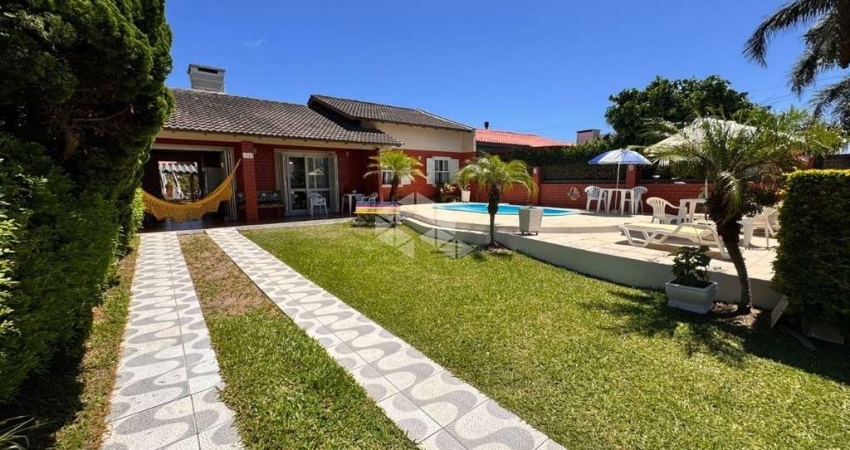 Casa com 3 dormitórios no Centro de Imbé