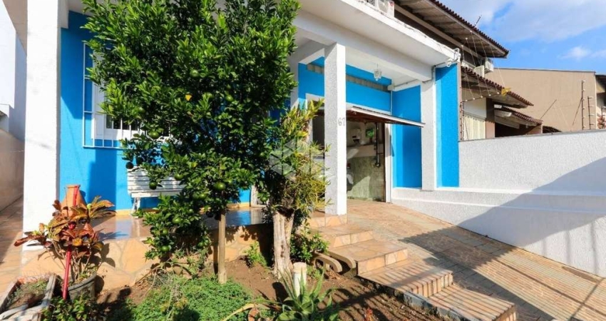 Casa 2 dormitórios, bairro São José, Canoas - 77m² privativos, semimobiliada, com placas solares, 2 vagas de garagem | Aceita financiamento e FGTS
