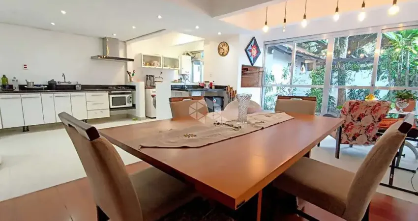 Casa em condomínio fechado com 3 quartos à venda na Rua Almirante Mariath, 69, Tristeza, Porto Alegre