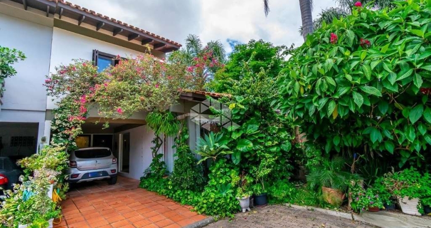 Casa Condomínio de  3 dormitórios, sendo 1 suites, 2 vagas no Bairro Tristeza