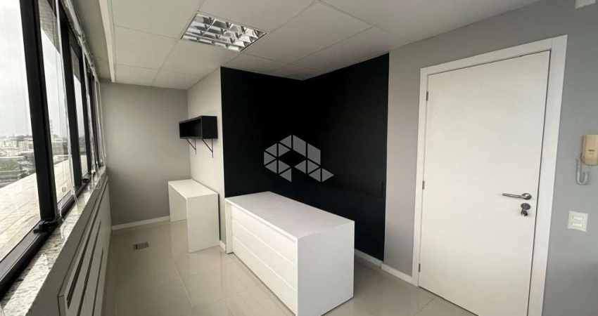 SALA COMERCIAL MOBILIADA COM VISTA PARA O MAR NO ESTREITO