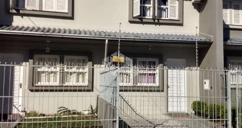 Sobrado com 02 dormitórios e 02 vagas no bairro Esplanada em Caxias do Sul