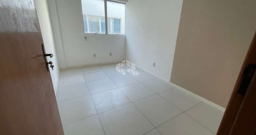 Sala comercial com 35, 78m2 , prédio com elevador, Bairro Bom Fim em Porto Alegre/RS.