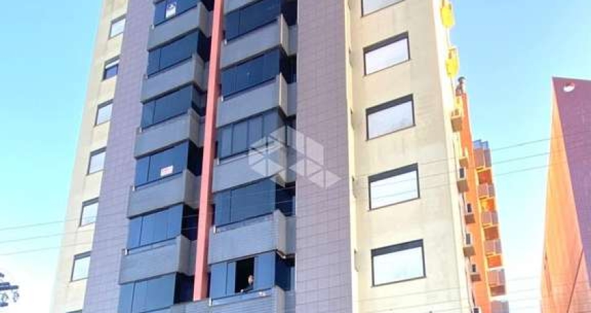 Amplo Apartamento com 2 Quartos e 95m² Privativos - Ed. San Francisco Plaza