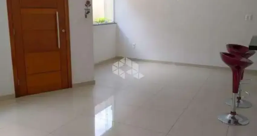 Vendo/Alugo Ótimo Sobrado em Condomínio na Vila Formosa