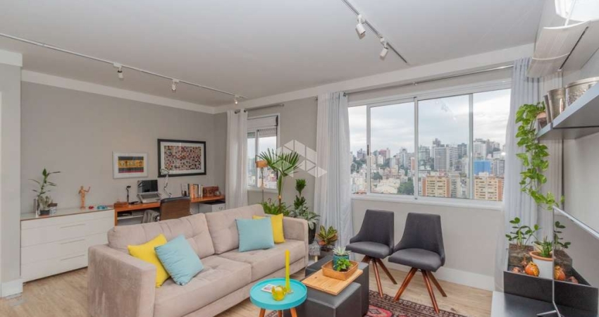 Apartamento mobiliado, em andar alto, no Petrópolis
