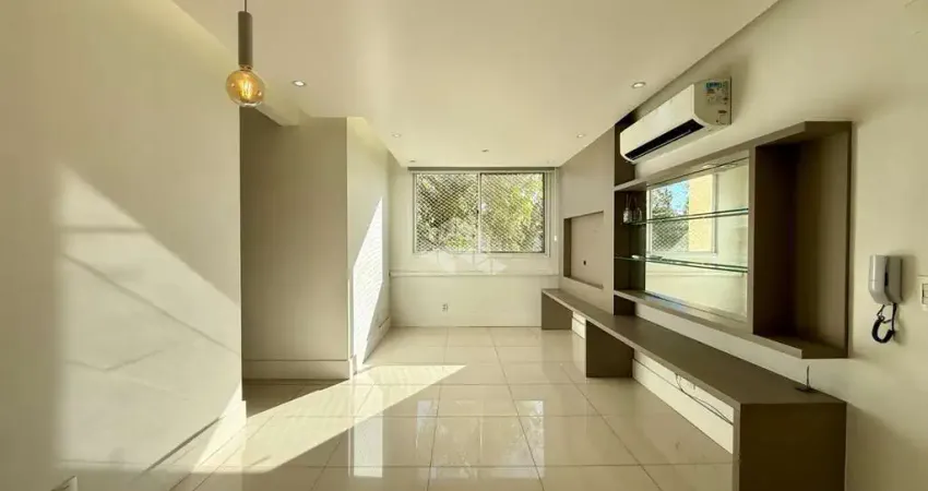 Apartamento de 3 dormitórios, 1 suíte e 1 vaga no bairro Jardim Carvalho em Porto Alegre-RS!