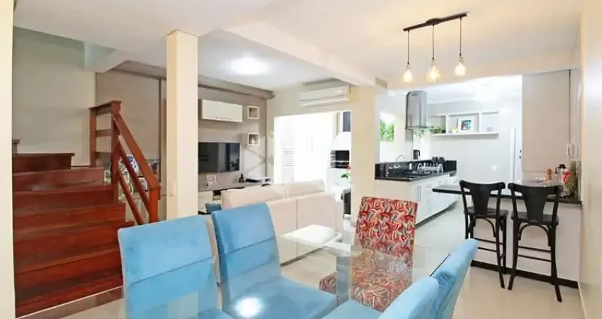 Casa em condomínio com 3 dormitórios, 133,50 m² e 2 vagas.