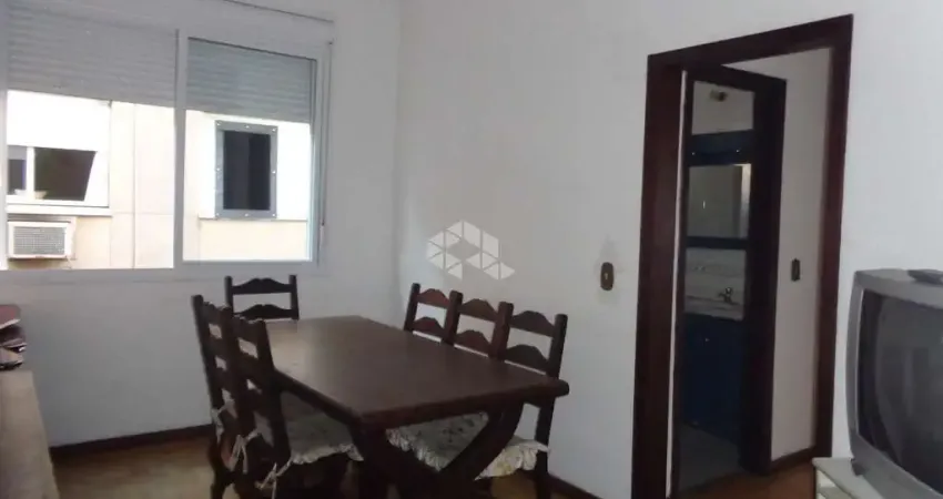 Apartamento de 2 dormitórios, com 65m2prvs., por R$ 210.000,00, no bairro Azenha, em Porto Alegre/RS