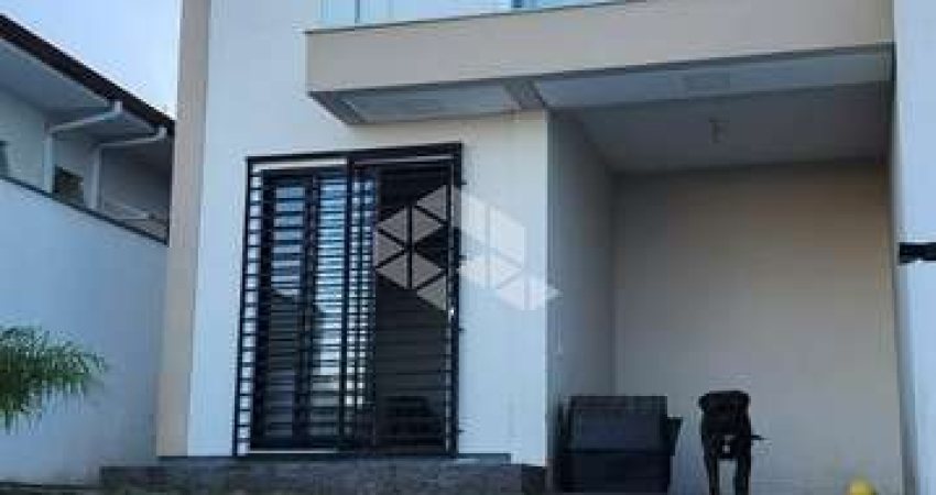 Sobrado de Alto Padrão à Venda no Loteamento Porto das Águas com 2 quartos, sendo uma suite