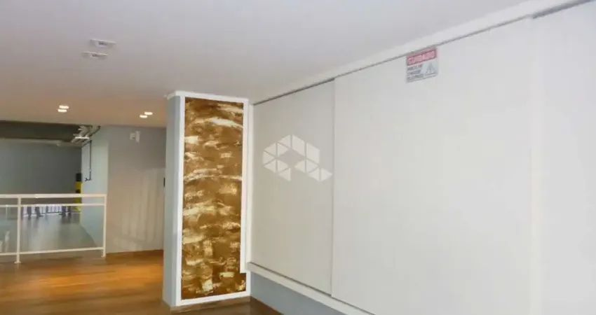 Apto 02 dorm. (01 suíte), 83 m², próximo ao Mercado S. Lucas.