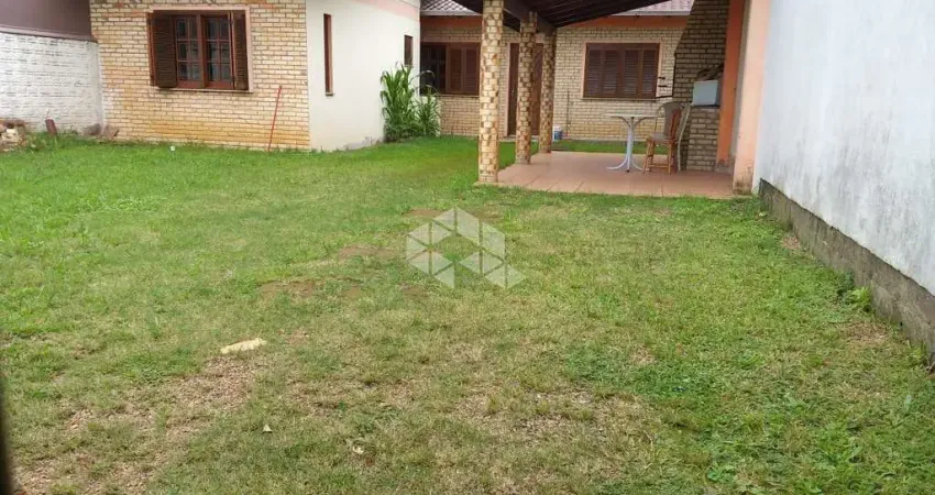 Casa Térrea com 2 Dormitórios/quartos no Bairro São José/Canoas