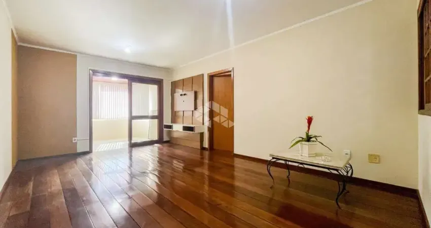 Apartamento de frente muito bem localizado, no bairro Tristeza, 3 dormitórios, sendo uma suíte e sacada