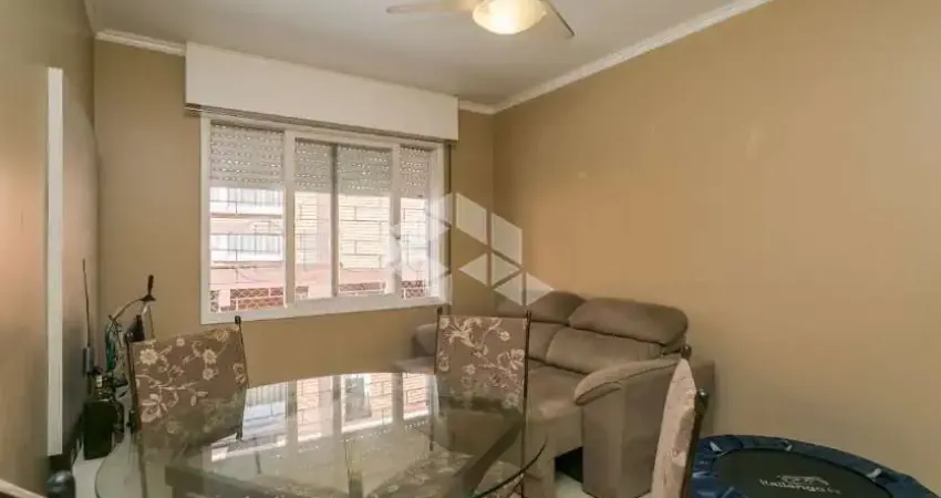 Apartamento com 02 quartos - bairro Camaquã em Porto Alegre