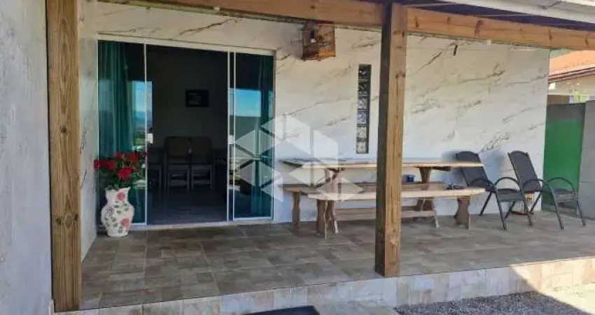 Casa dois quartos sendo uma suíte no Jordão - Gov. Celso Ramos