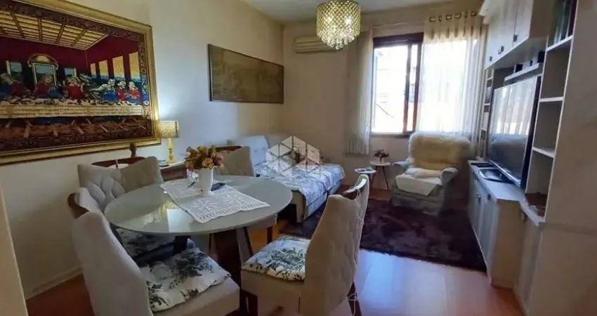 Excelente apartamento de 2 dormitórios, 1 vaga, na principal avenida do bairro!