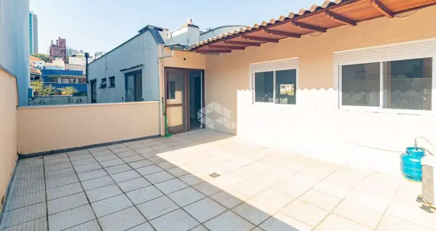 Cobertura de 3 dormitórios com garagem e área externa no bairro auxiliadora próximos as av. plínio brasil milano, carlos gomes e 24 de outubro