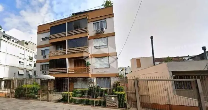 Apartamento desocupado à venda no bairro petrópolis, com 80m², 2 dormitórios, dependência de empregada completa, vaga de garagem e elevador