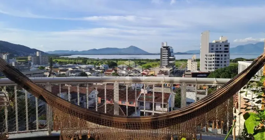 Cobertura com 3 quartos sendo 1 suíte 2 vagas e vista mar saco dos limões florianópolis