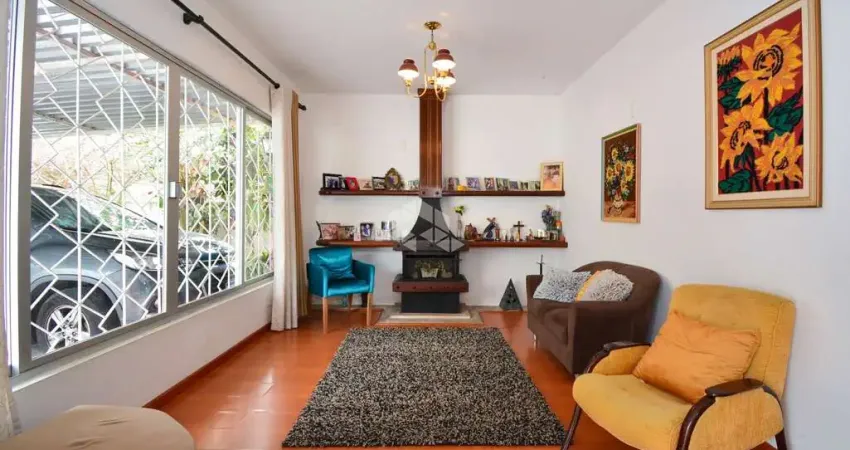 Casa residencial à venda com 5 quartos sendo 2 suítes e 2 vagas de garagem no bairro canto em florianópolis/sc