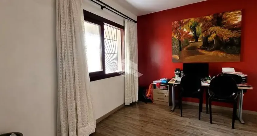 Casa de 2 andares localizada na rua principal do bairro são josé .