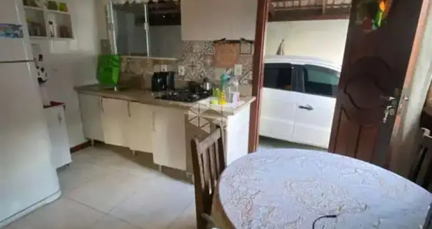 Casa com 3 Quartos e 2 Banheiros à Venda no Morro das Pedras - Próxima a Mercado, Farmácia, Shopping, Posto de saúde e Praia.