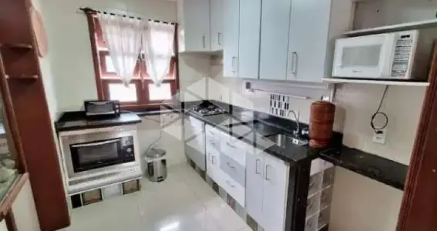 Apartamento 70m² 2 dormitórios na praia de canasvieiras 700m do mar