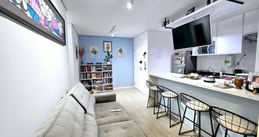 Apartamento à Venda no Brooklin com 2 Dormitórios sendo uma Suíte e 1 Vaga na garagem. Pertinho de tudo.