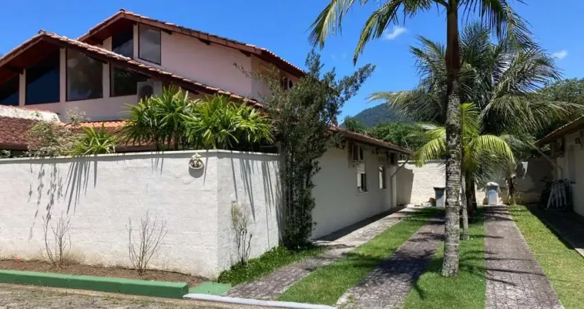 Casa à venda em condomínio na praia de maresias com 4 quartos e 3 vagas