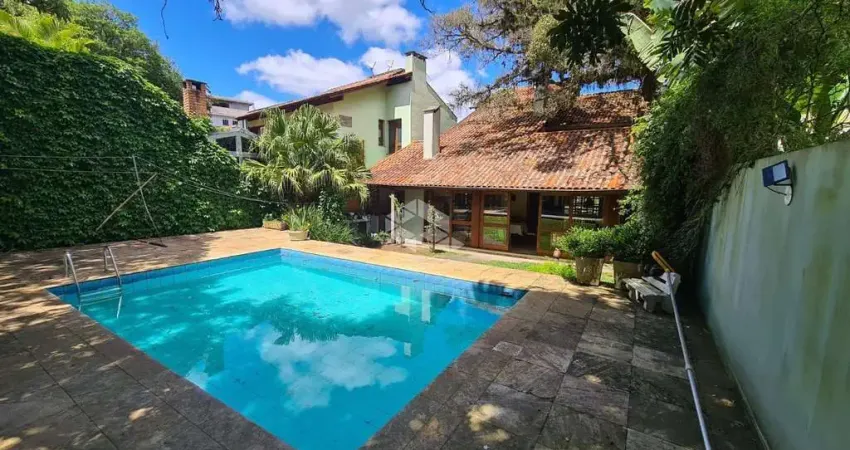 Linda casa com 4 dormitórios e piscina no bairro jardim isabel em porto alegre