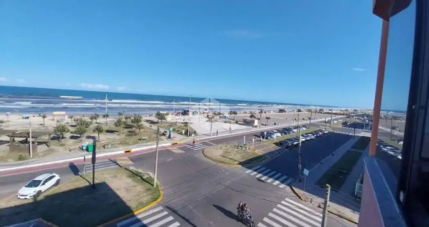 Apartamento a beira mar com 3 dormitórios todos com vista privilegiada