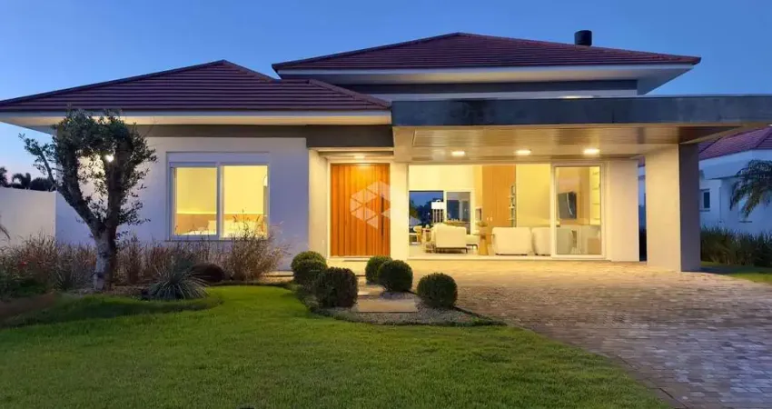 Condomínio green village,casa com 290 m² ,lote com 1000 m² ,05 suítes ,living 3 ambientes lareira ,lavabo