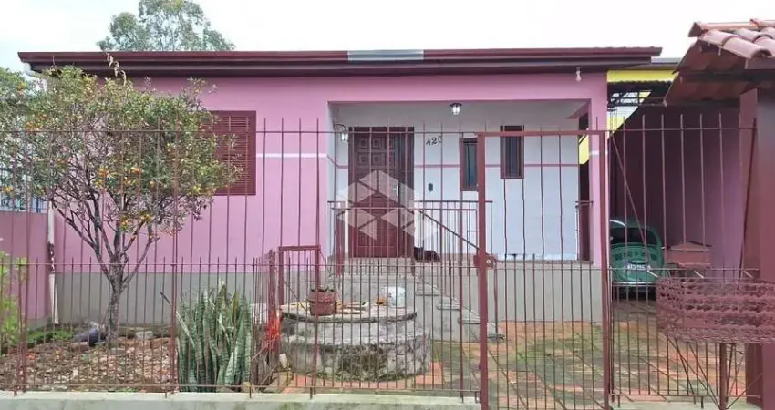 Casa a venda de 3d (uma suíte) 2 salas, com edícula e 6 vagas com 103m²