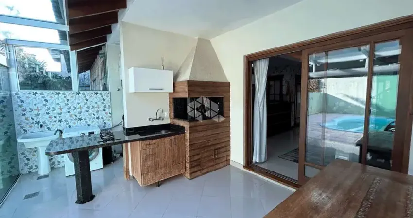 Casa com 5 dormitórios, 1 suíte, 4 vagas de garagem no bairro ipanema