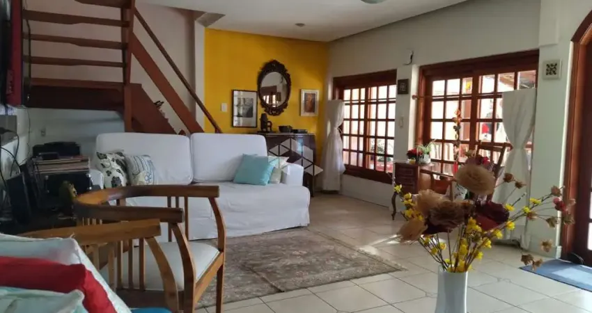 Casa com edícula, 4 quartos, 3 banheiros, 192 m², no santa tereza